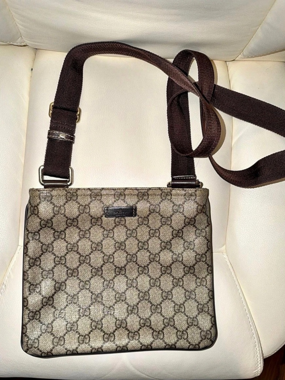 Gucci GG Supreme Monogram Small Flat Messenger Bag in Brown & Beige